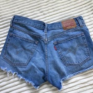 Levi’s cut off shorts